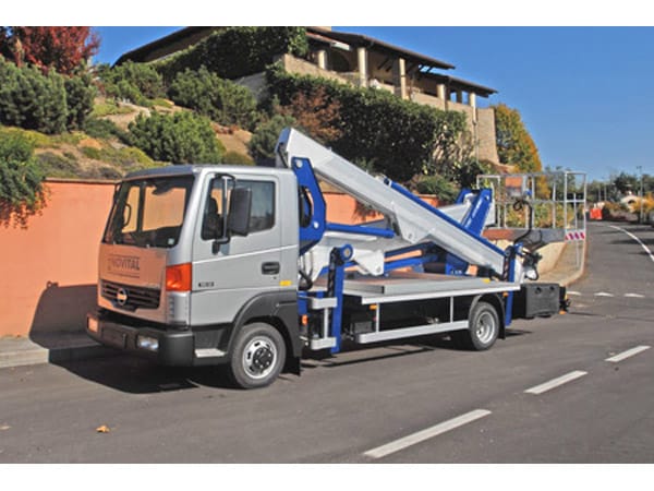 Noleggio-piattaforme-autocarrate-mx-270